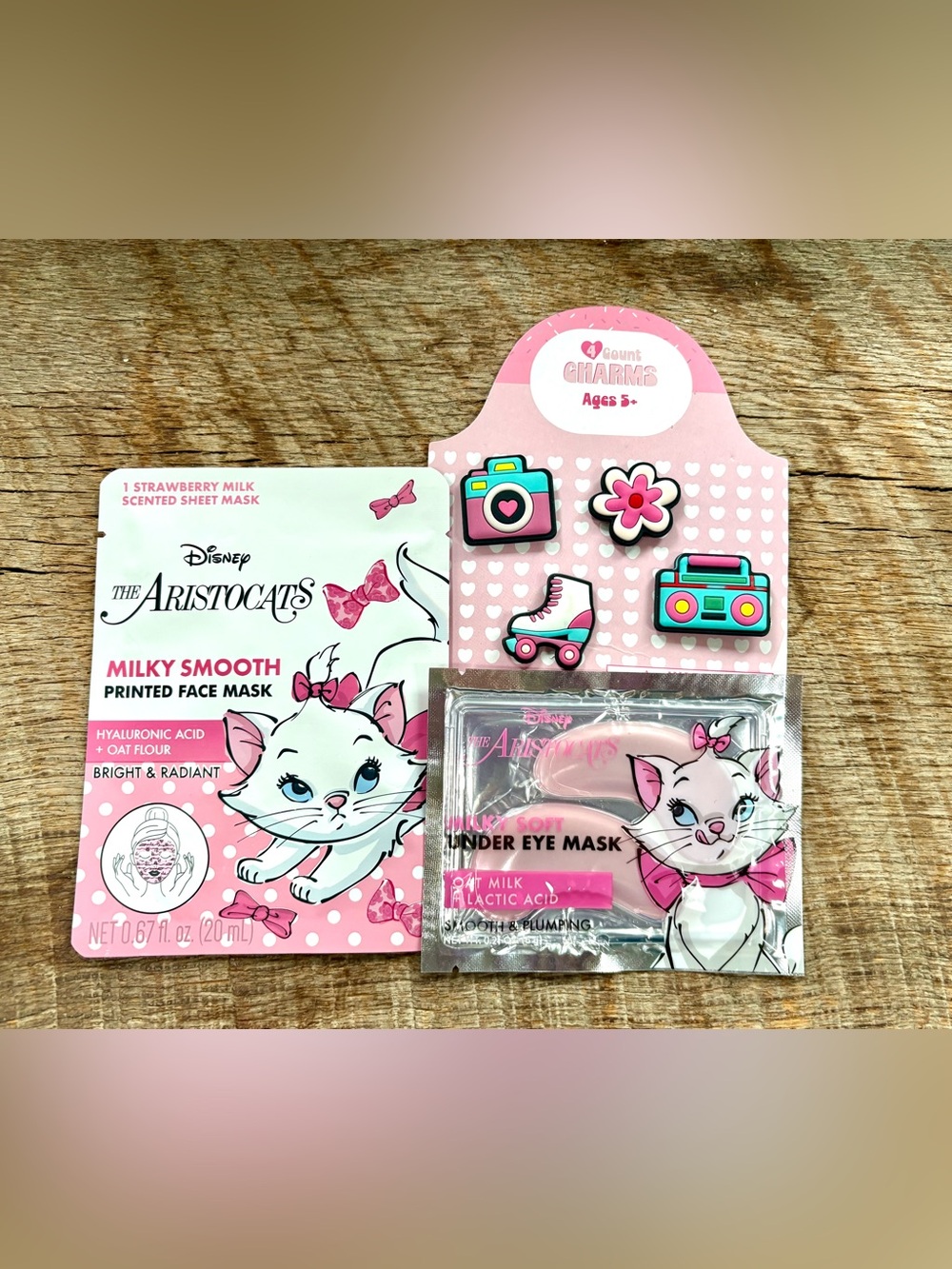 ☀️ 5/25 ☀️ Girl’s Bundle, Disney The Aristocats and charms